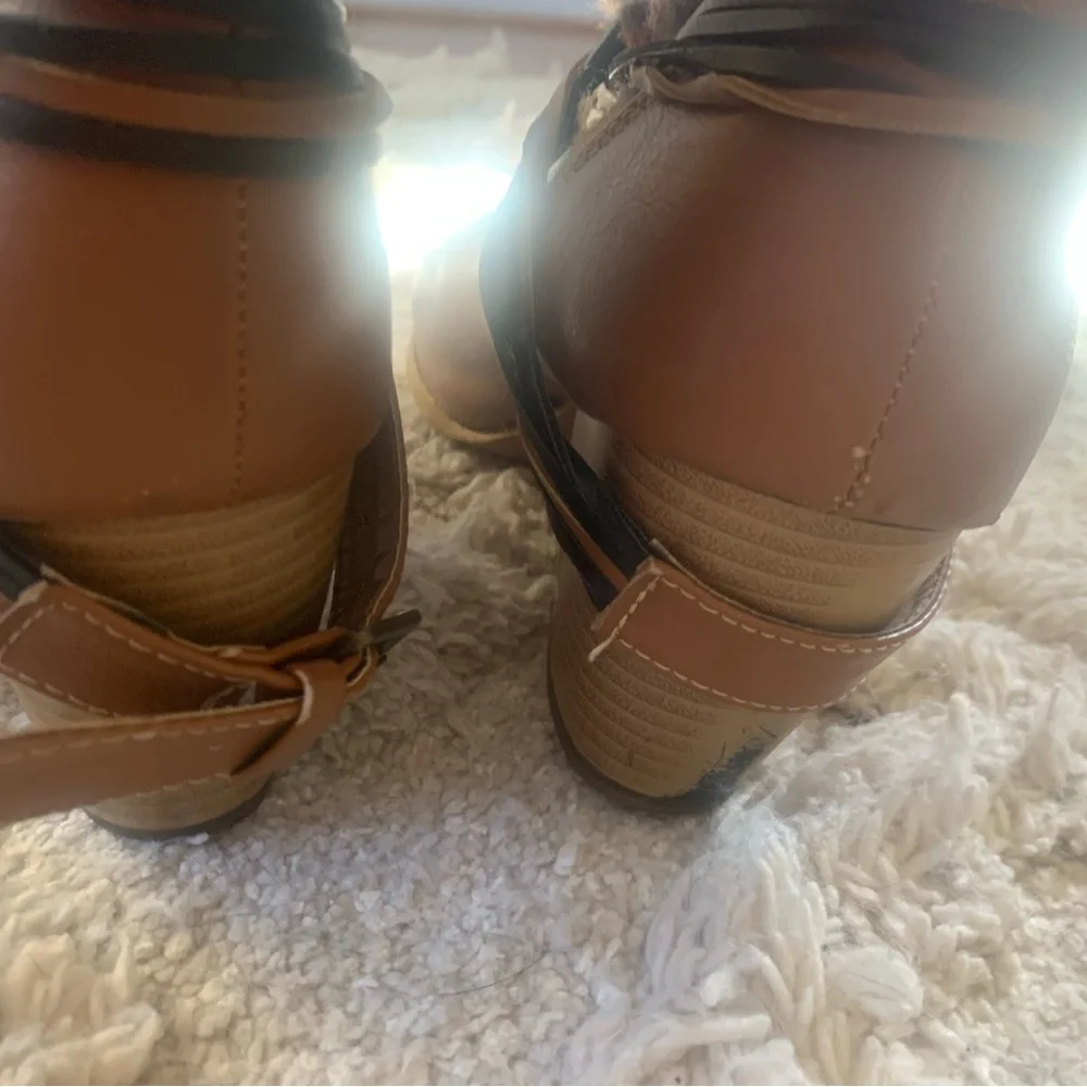 Boots - Picture 7 of 8